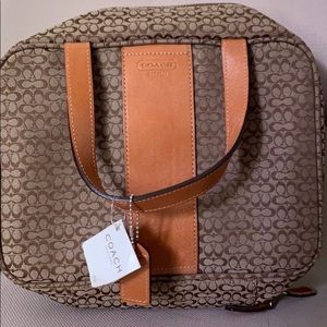 Coach makeup bad new with tags